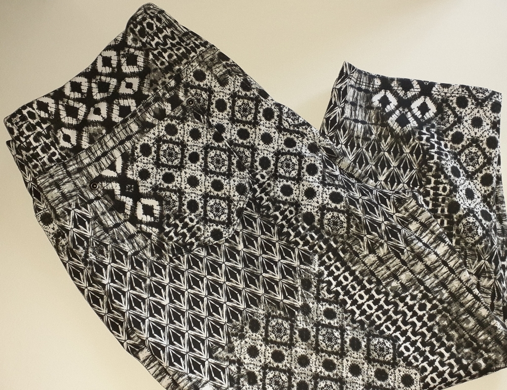 Plus Size Cropped Leggings